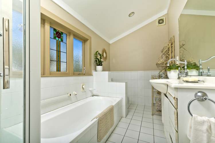 11 Ascot Avenue Narrow Neck_24