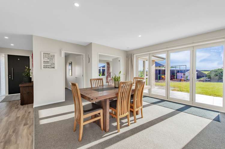 9 Dundee Close Darfield_11