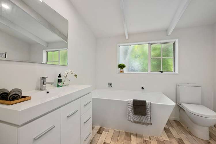 43 Dalton Grove Stokes Valley_11