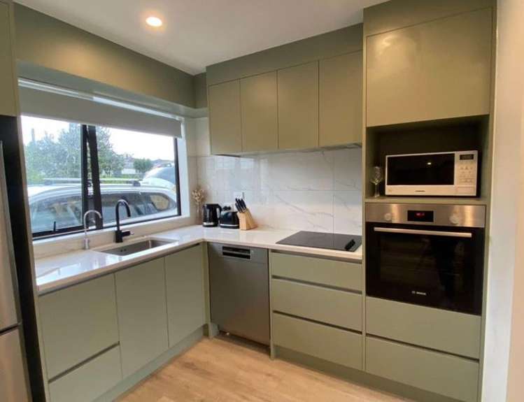 2/103 Flanshaw Road Te Atatu South_1