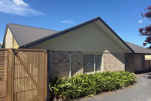 Modern, Easy Living in a Great Location