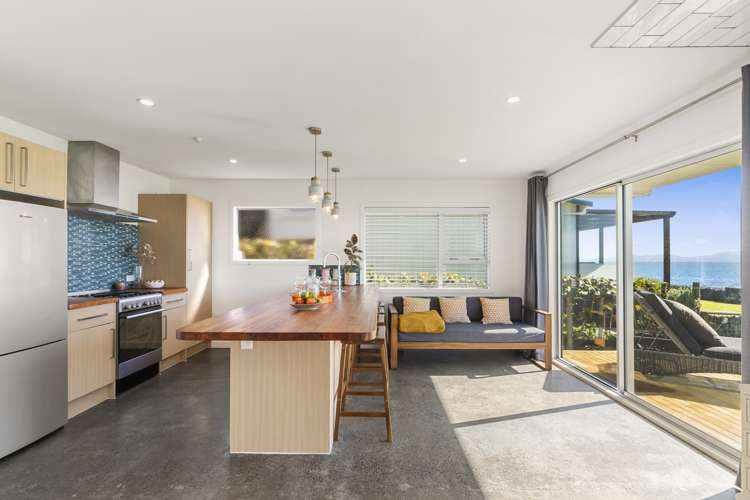 1880 East Coast Road Whakatiwai_4