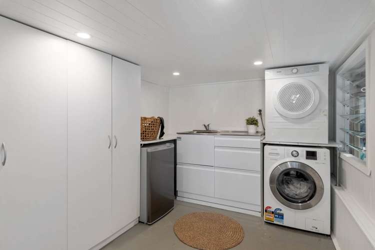 31 Queens Parade Devonport_36