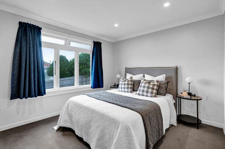 106 Seaview Road Westown_17