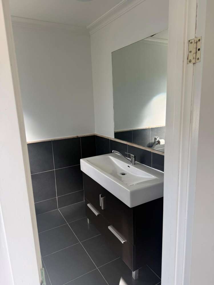  B/44 The Drive Epsom_17