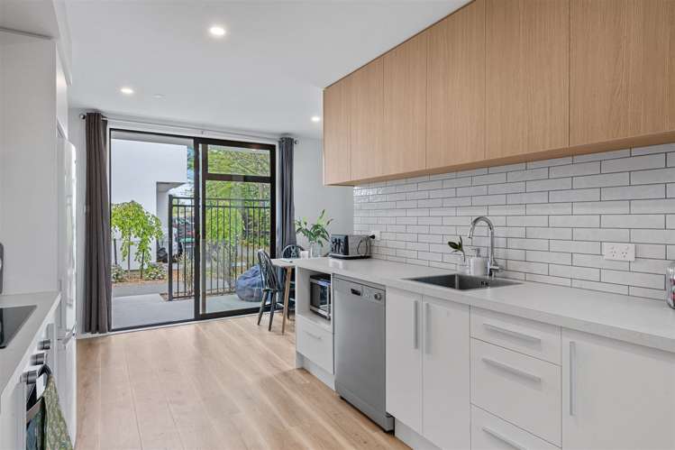 6/12 New Brighton Road_5