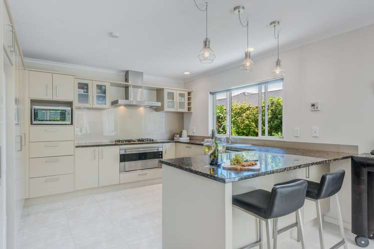 74 Pine Harbour Parade Beachlands_2