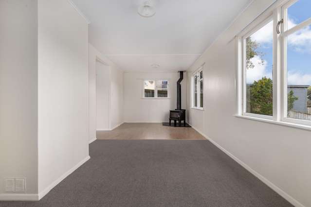 3 Lincoln Grove Cannons Creek_1