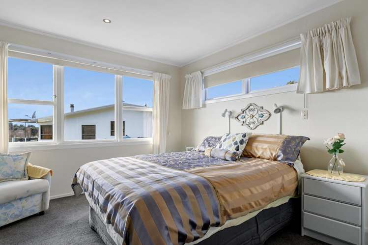 11 Earle Place Acacia Bay_11