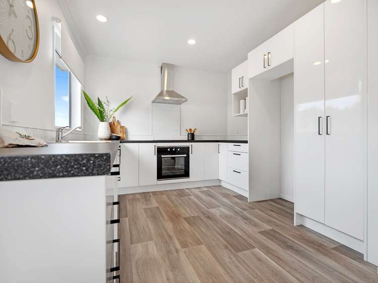 15 Odette St Bader_5