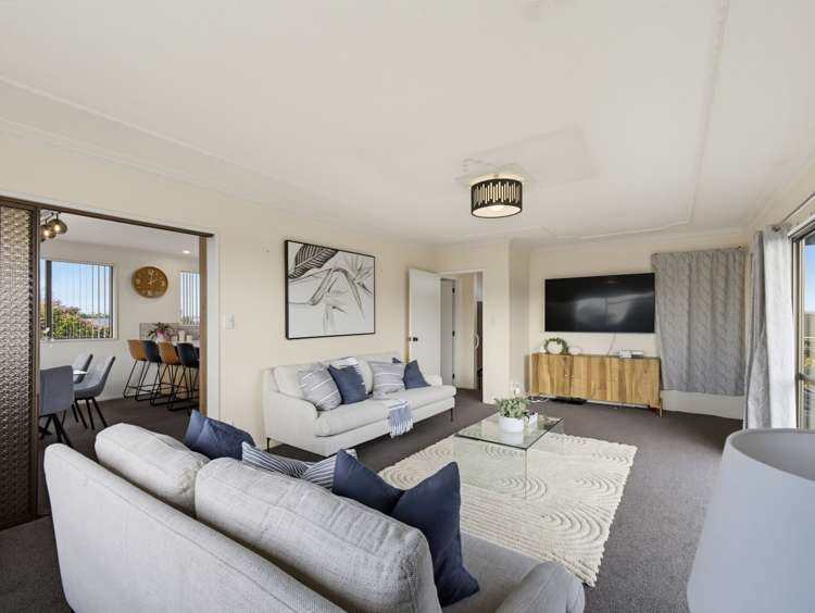 2 Regency Crescent Redwood_7