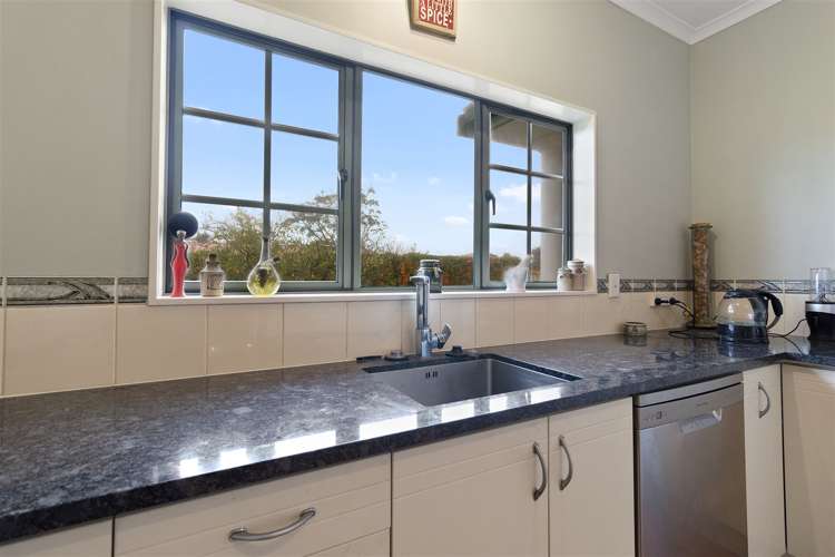 117 Charleston Avenue Whangamata_6