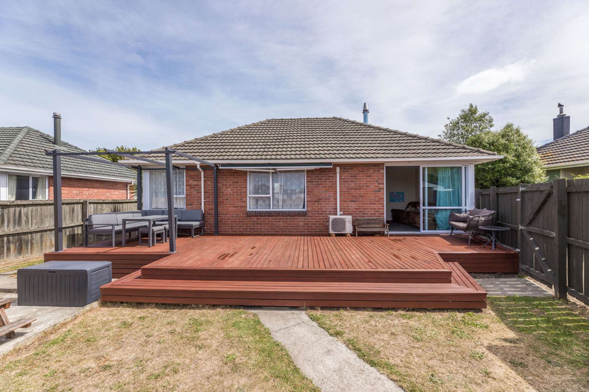 6 Avro Crescent Hornby_0