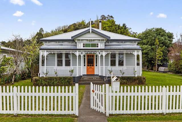 White picket perfection