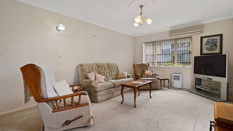 7 Lisbon Street Greerton_10