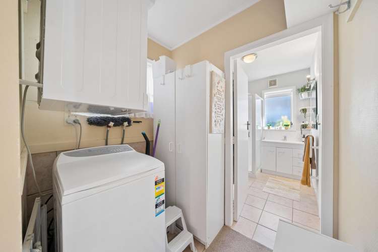 1/3 Ridd Crescent Karori_16