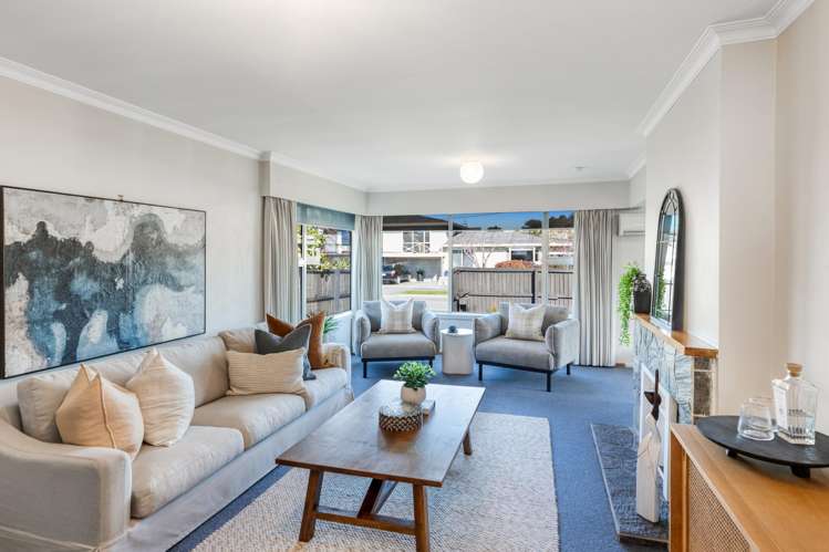2/4 Lansbury Avenue Strowan_5