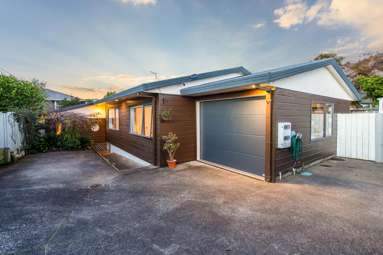 3/6A Botany Road_1