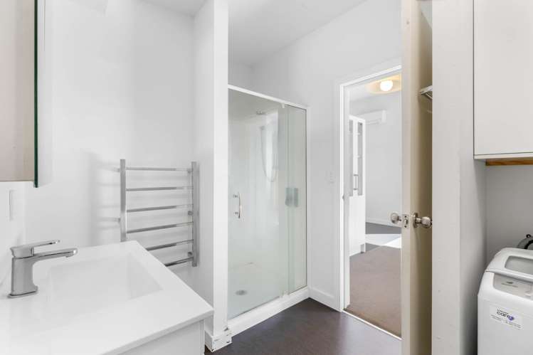 2/49B Lancaster Road Beach Haven_11