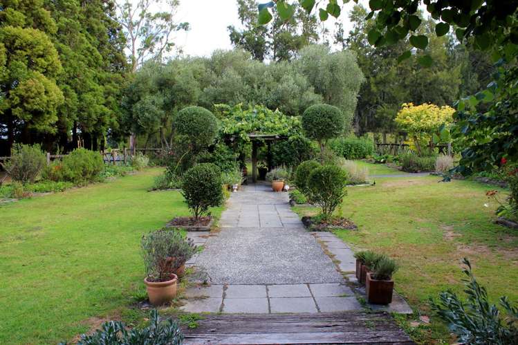 895 State Highway 25 Waitakaruru_21