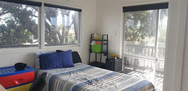 94 Oceanbeach Road 11229_4