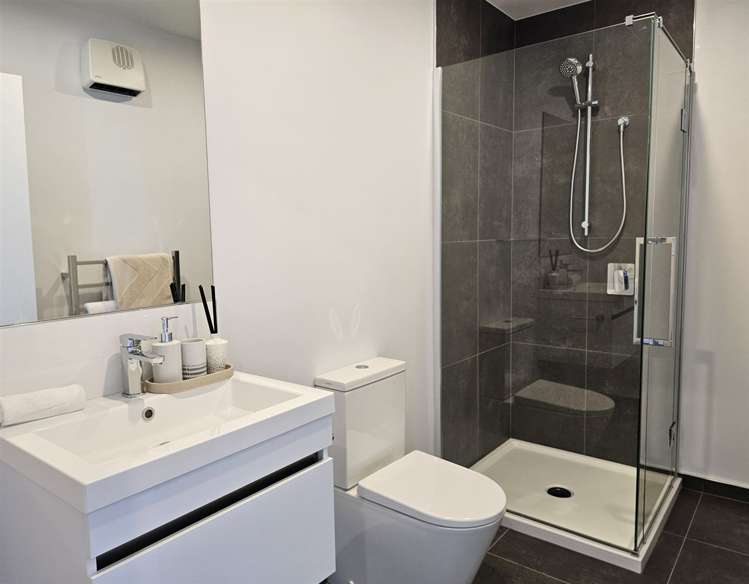 1 Malaga Crescent Harewood_9