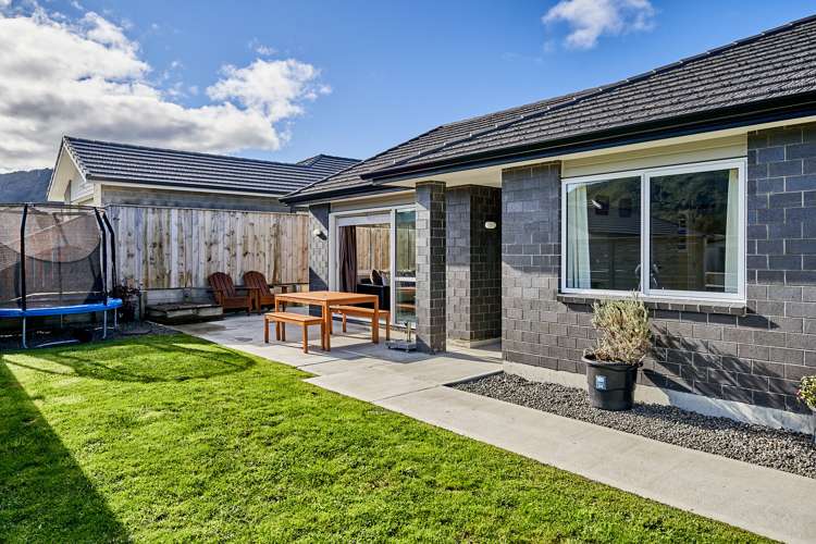5 Jack Vaughan Grove Wainuiomata_16