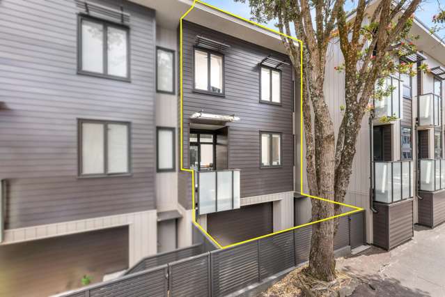 Modern Townhouse in Top Central Location