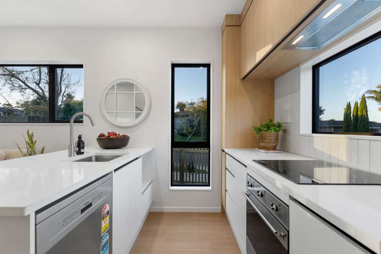 4/5 La Perouse Street_5
