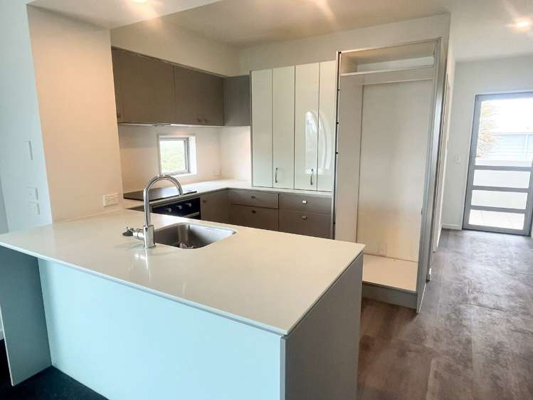 8/272 Marine Parade New Brighton_1