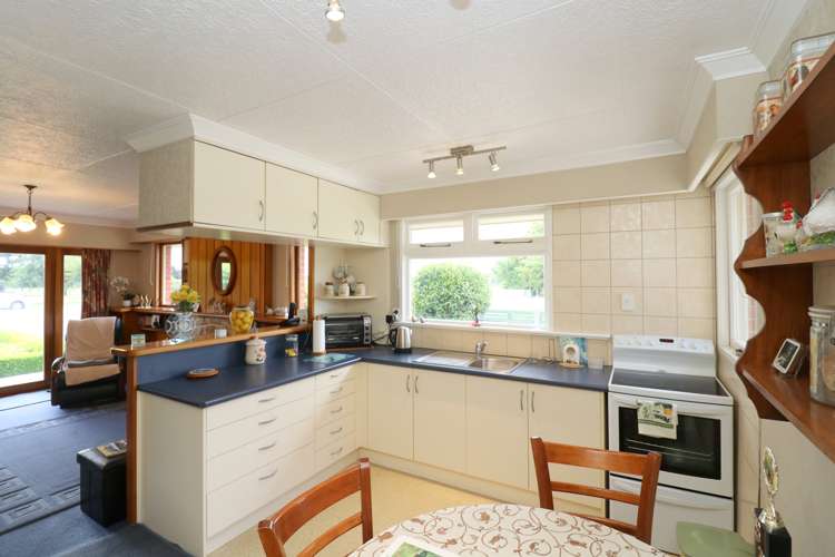 215 Findlay Road Ascot_10