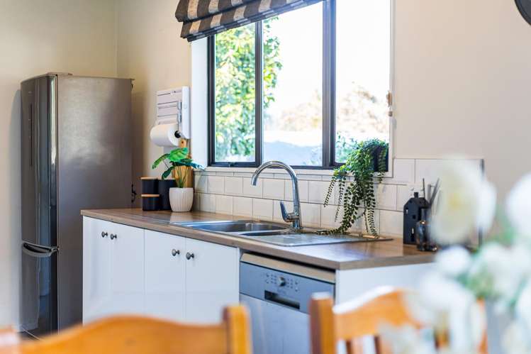 55 Larchmont Grove Totara Park_3