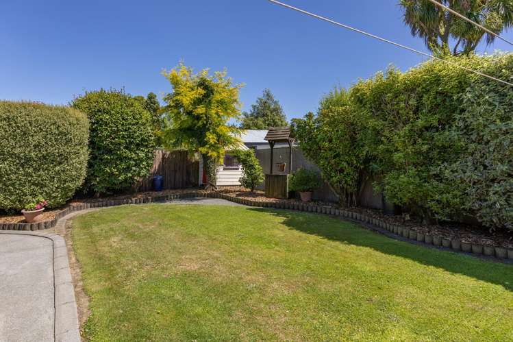 22 Regency Crescent Redwood_17