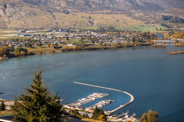 8 Florence Close Queenstown Hill_6