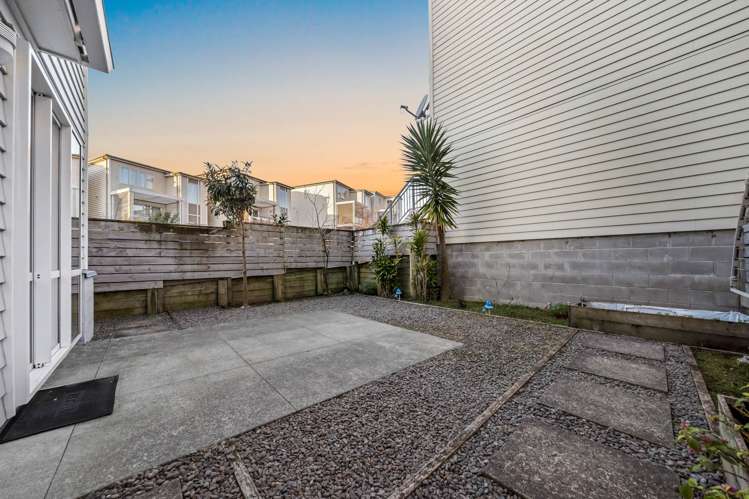 12 Panakenake Way Flat Bush_24