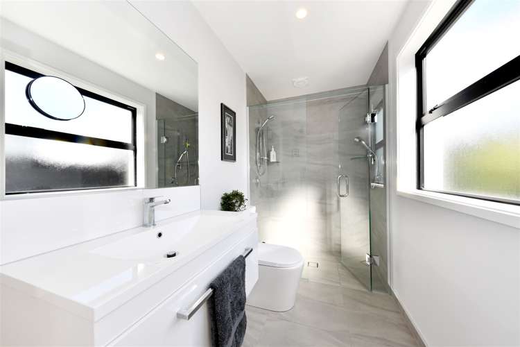 6 Faversham Lane Casebrook_13