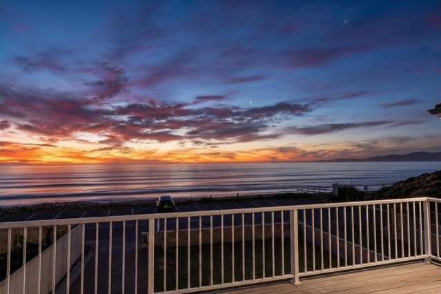 Panoramic Paradise On The Parade