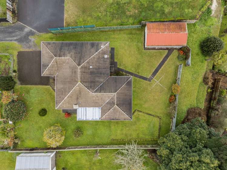 93 MacFarlane Street Hamilton East_13