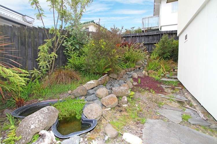 2/18 Ocean View Road Hatfields Beach_12