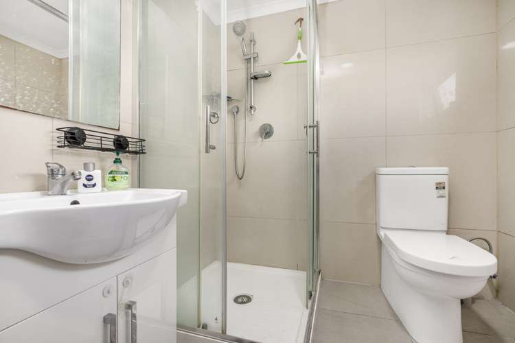 14 Martin Place Kelston_17