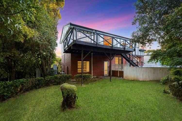 30 Hoskins Avenue Hillsborough_32