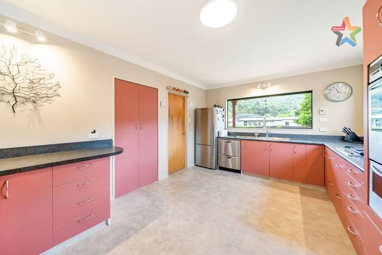 77 Glen Road Stokes Valley_4