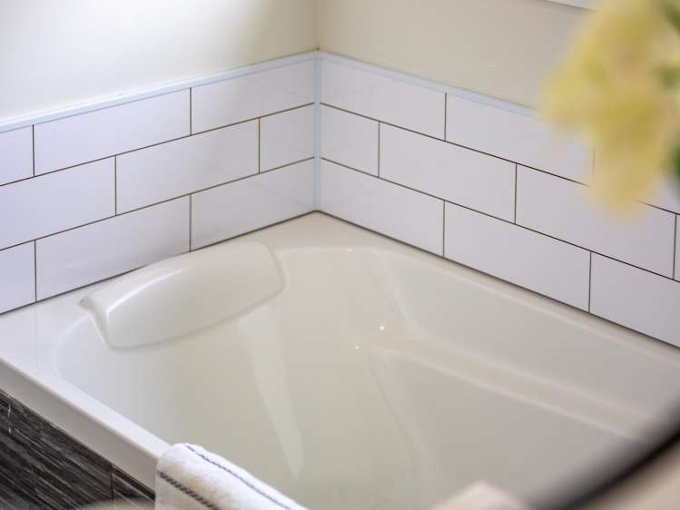 54 Lansdowne Crescent Glenview_17