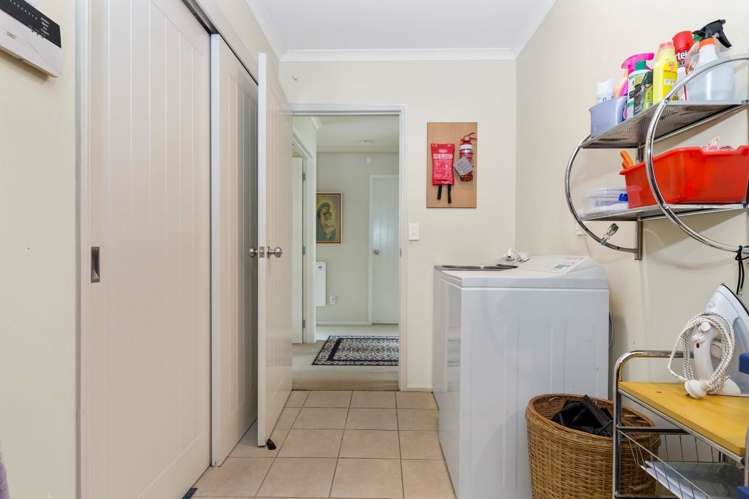 2/4 Au Ann Street Victoria_7