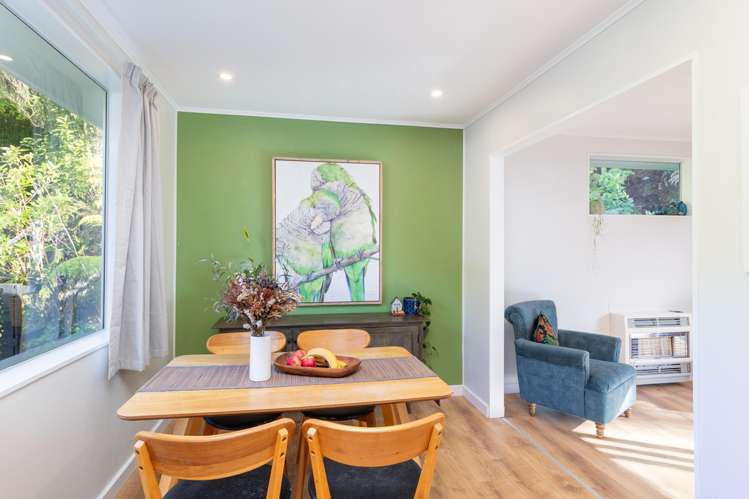 9 Harold Grove Stokes Valley_5