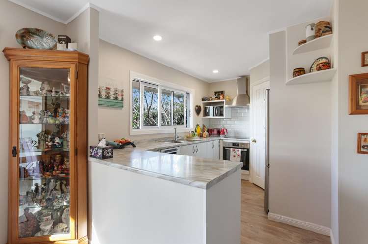 54 Evans Road Glen Eden_7