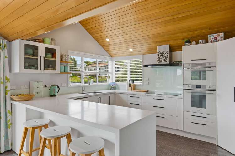 24 Kohutuhutu Road Raumati Beach_6