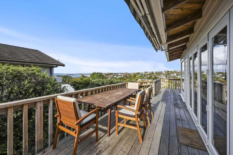 13 Colmar Road Mellons Bay_45