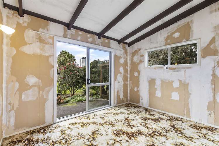 2/18 Lomond Street Takapuna_5