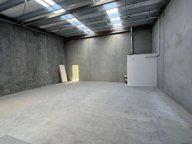 7/1 Lake Bryndwr Lane Burnside_4